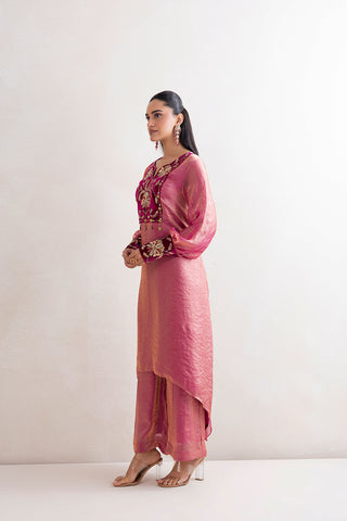 Avedhna Kurta Set
