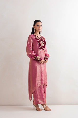 Avedhna Kurta Set
