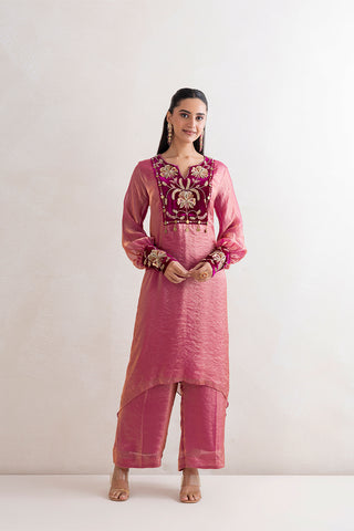 Avedhna Kurta Set